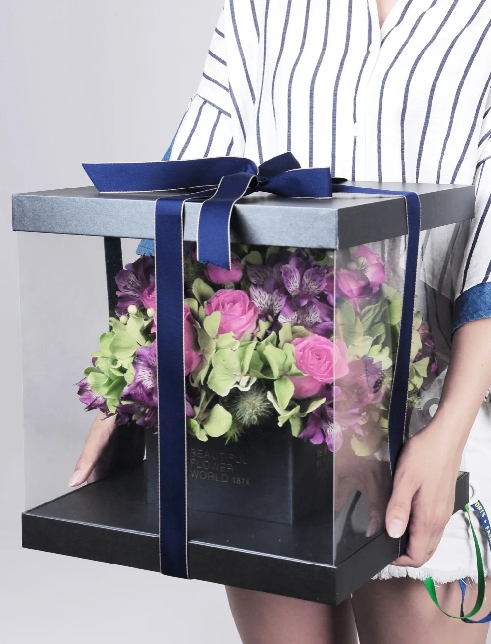 Large Clear PVC Cake Box with Ribbon and Pre-Folded Lid for 8inch & 10inch Cake Cookie Gift Packaging with Printed Pattern