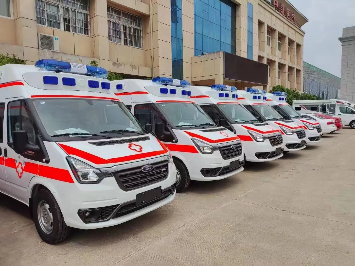2024 Ambulance Emergency Vehicles Ambulancia Ambulance Equipment Mobile Clinic Vehicle