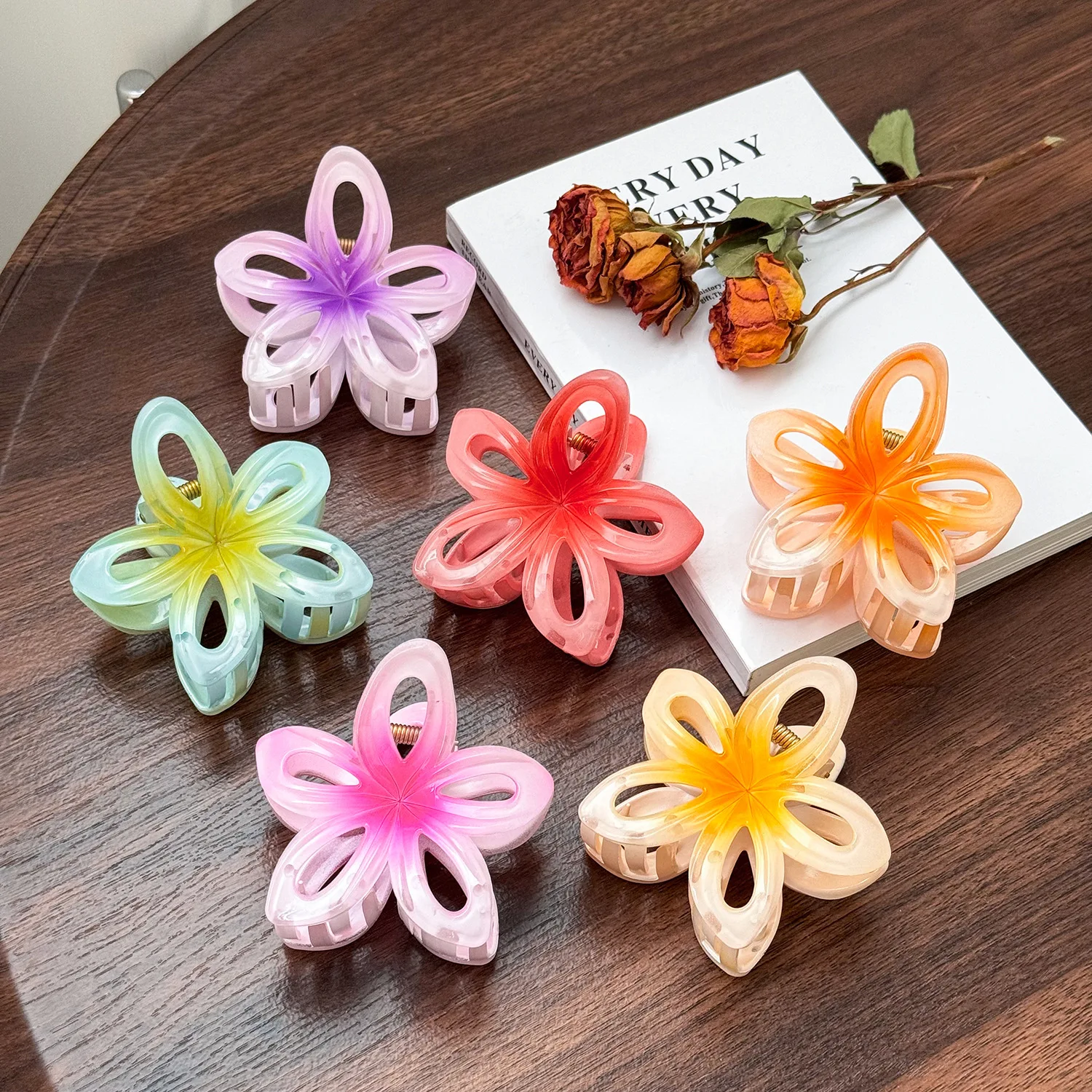 GEERDEN New Bestseller Hollow Colorful Flower Summer Beach Hair Claw Custom Jumbo Hair Clip Factory Wholesale Clip for Denmark