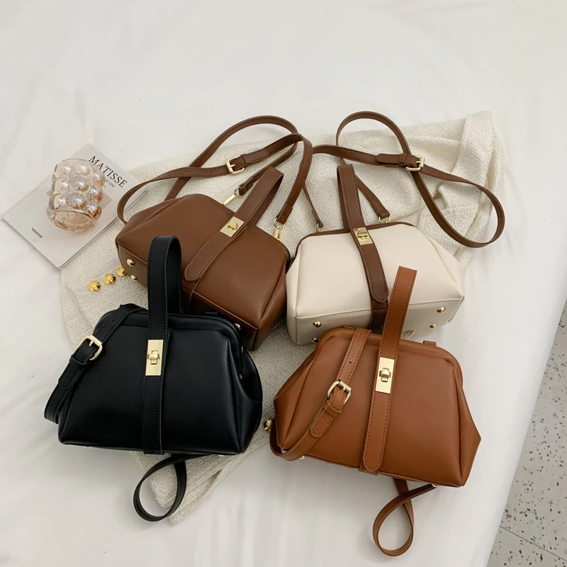 Korean Style Small Handbags 2022 Young Lady Fashion Design Bags Ladies Hot Sell Popular Purses For Woman