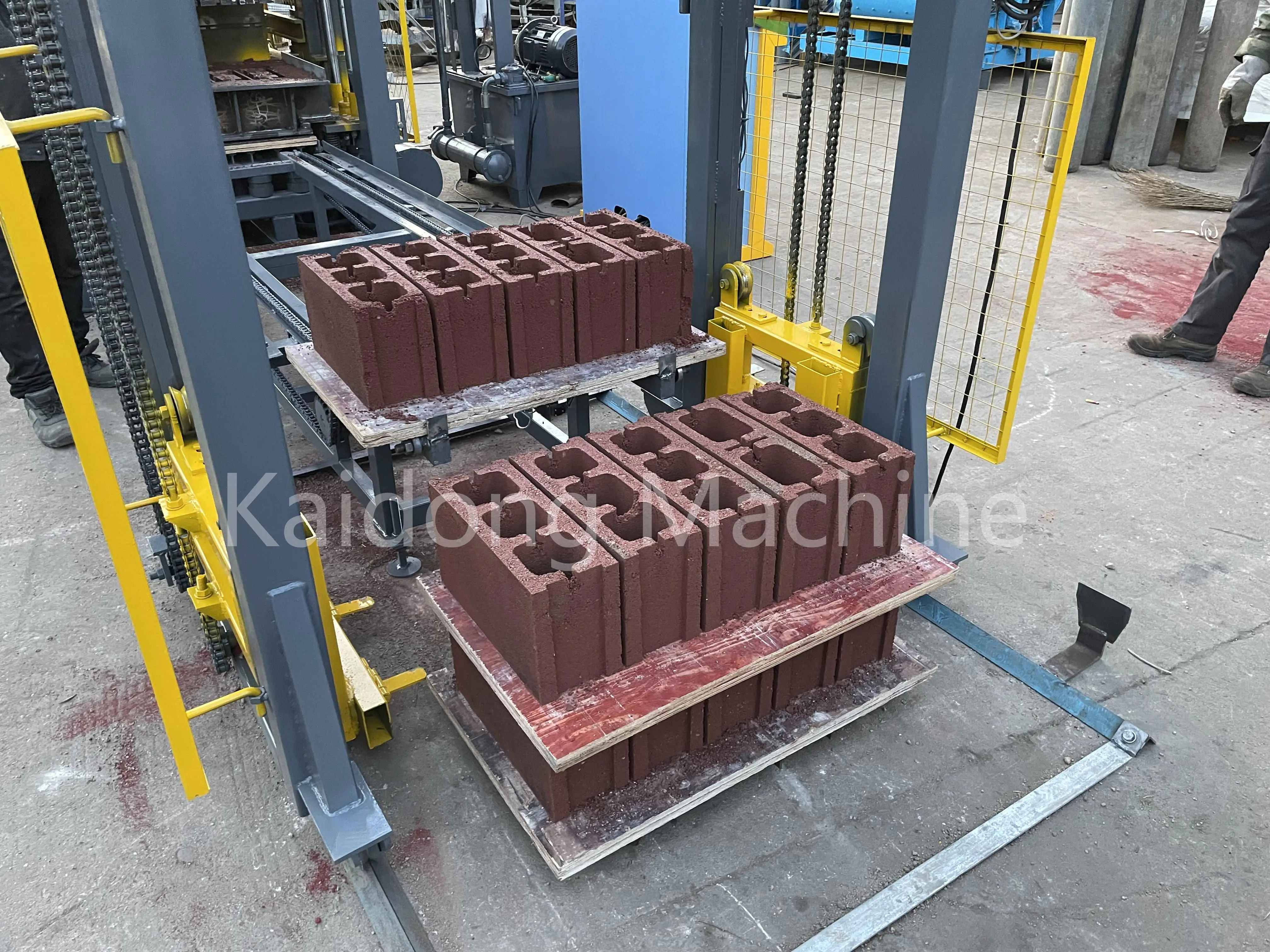 KAIQAIN QT4-15C Hot selling concrete brick molding machine cement brick block molds paving automatic brick making machine