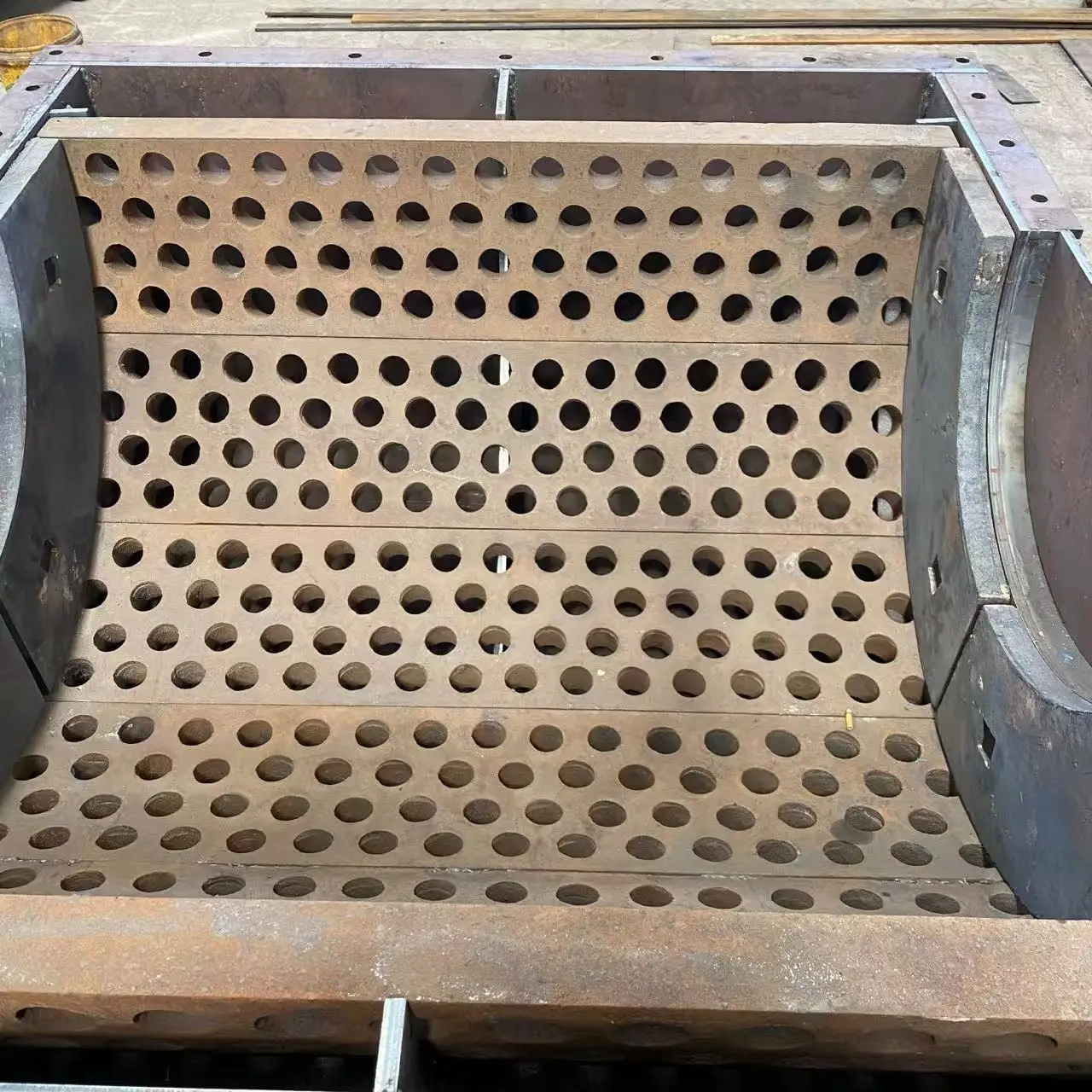 Low cost high capacity box crushers are sold for quarrying rock square box crushers