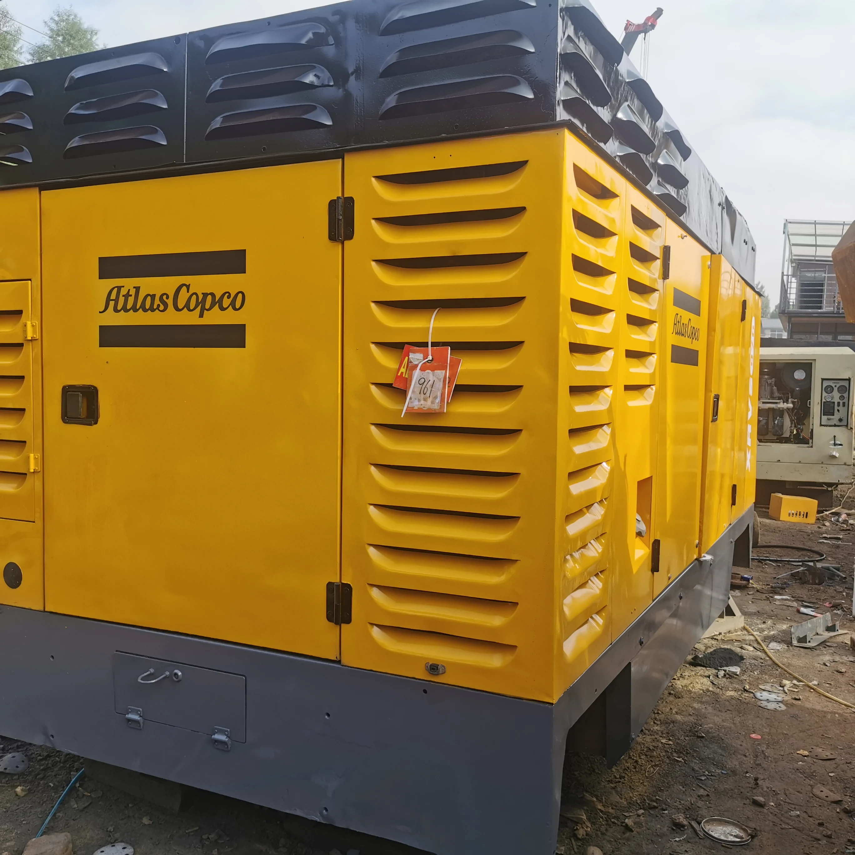 Used Atlas Copco XRVS976 second hand used 25 bar 28 m3/min diesel engine air compressor