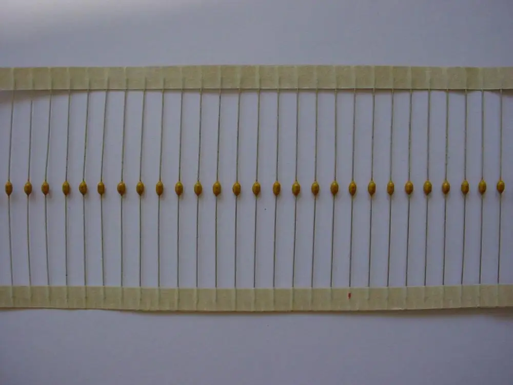 Axial type Multilayer Ceramic Capacitor