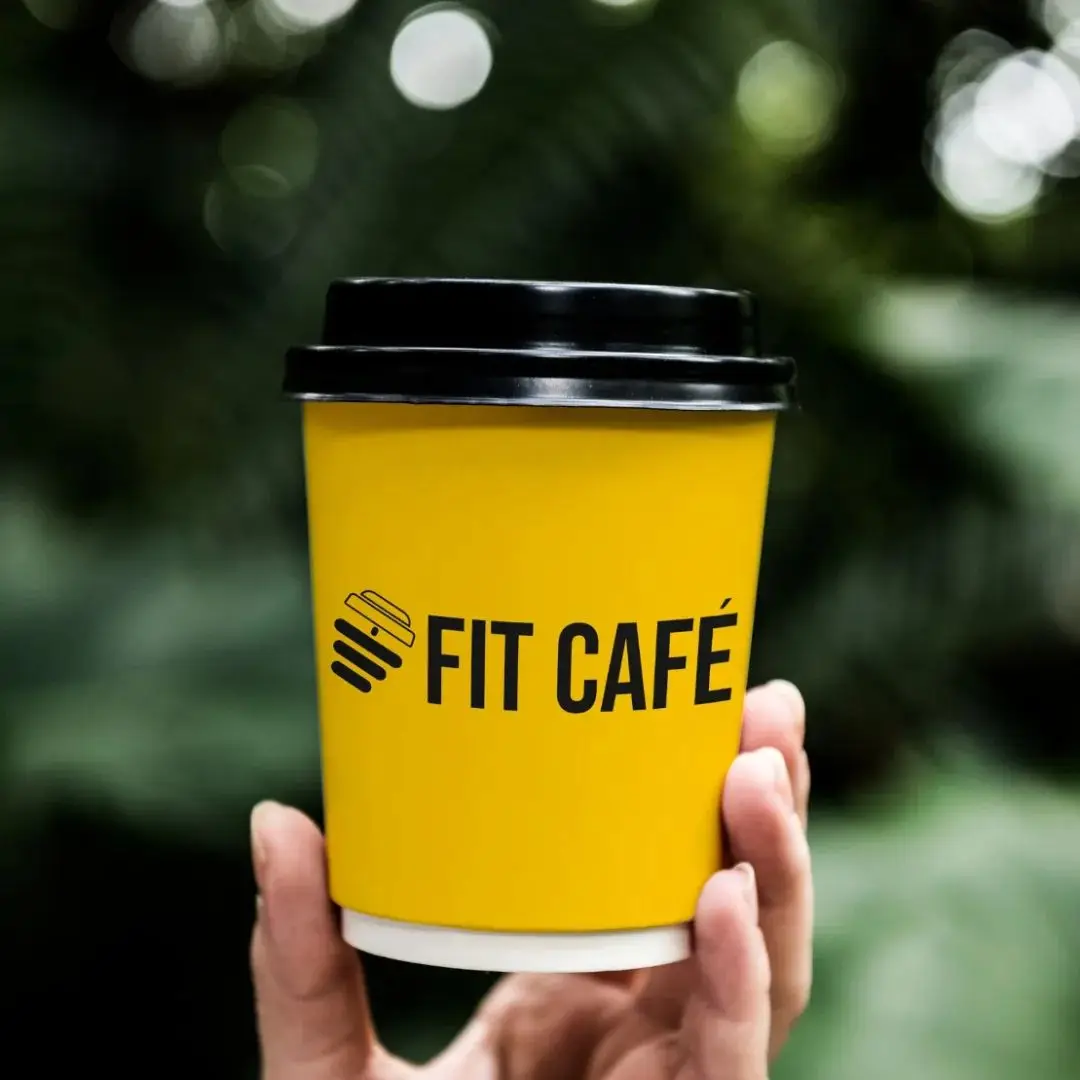 Индивидуальные экологически чистые одноразовые 3D-пенные двухслойные бархатные бумажные стаканчики с крышками роскошные розовые кофейные 3D-бумажные