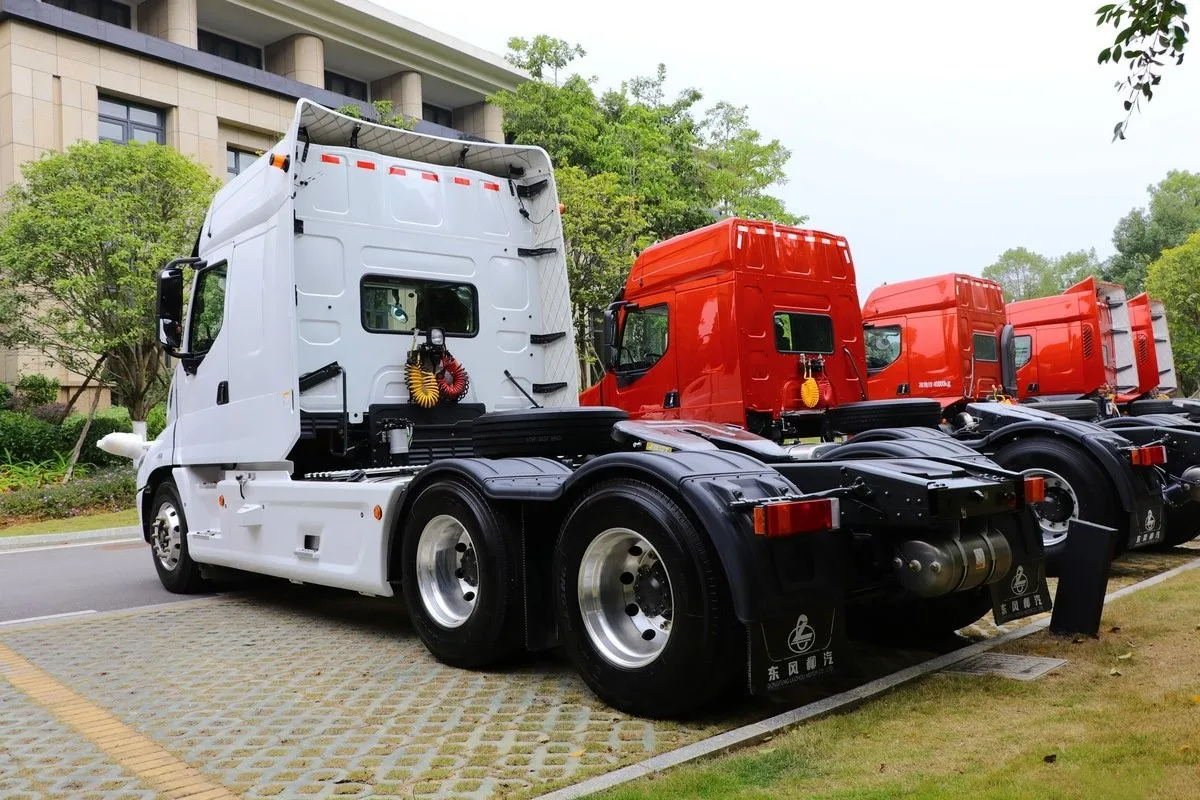 6x4 новая головка тягача Dongfeng для перевозки полуприцепов T7