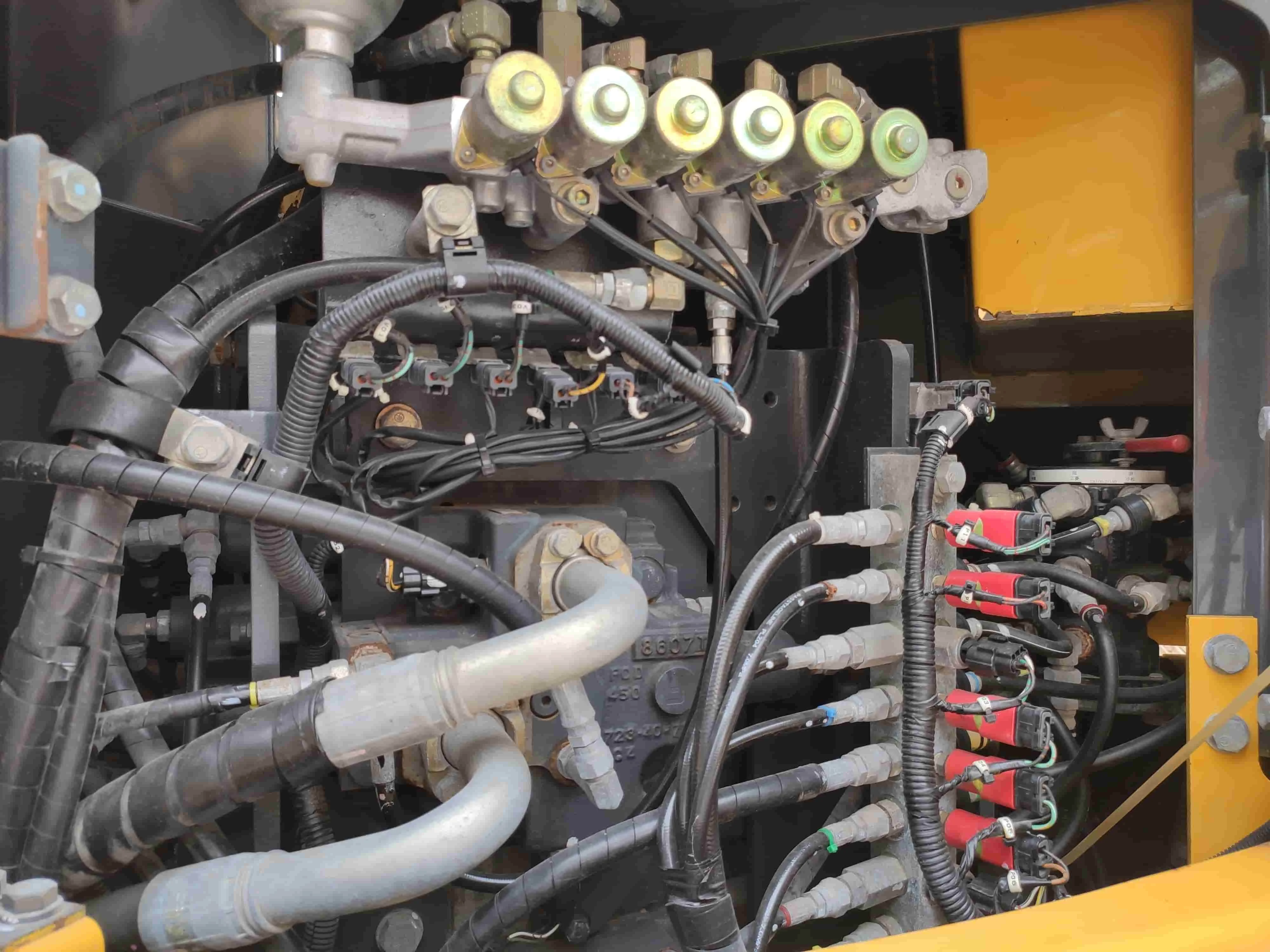 Komatsu PC228US-3 PC228US-3EO Used excavator machine PC228 PC228US Digger Crawler Excavator Heavy duty used excavator