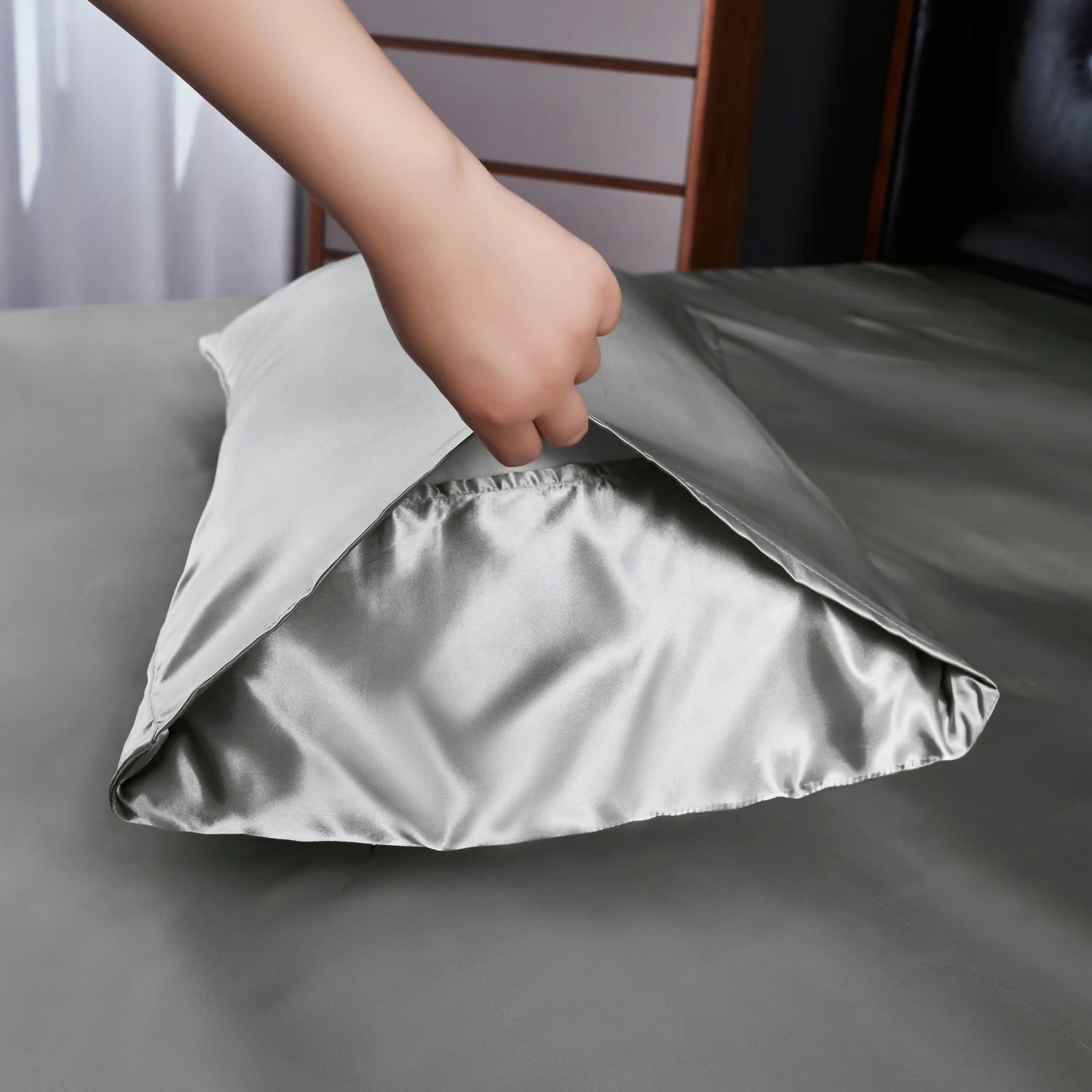 Solid colored pillowcase, silk ,satin, satten,fine and comfortable touch, custom size, embroidered LOGO.