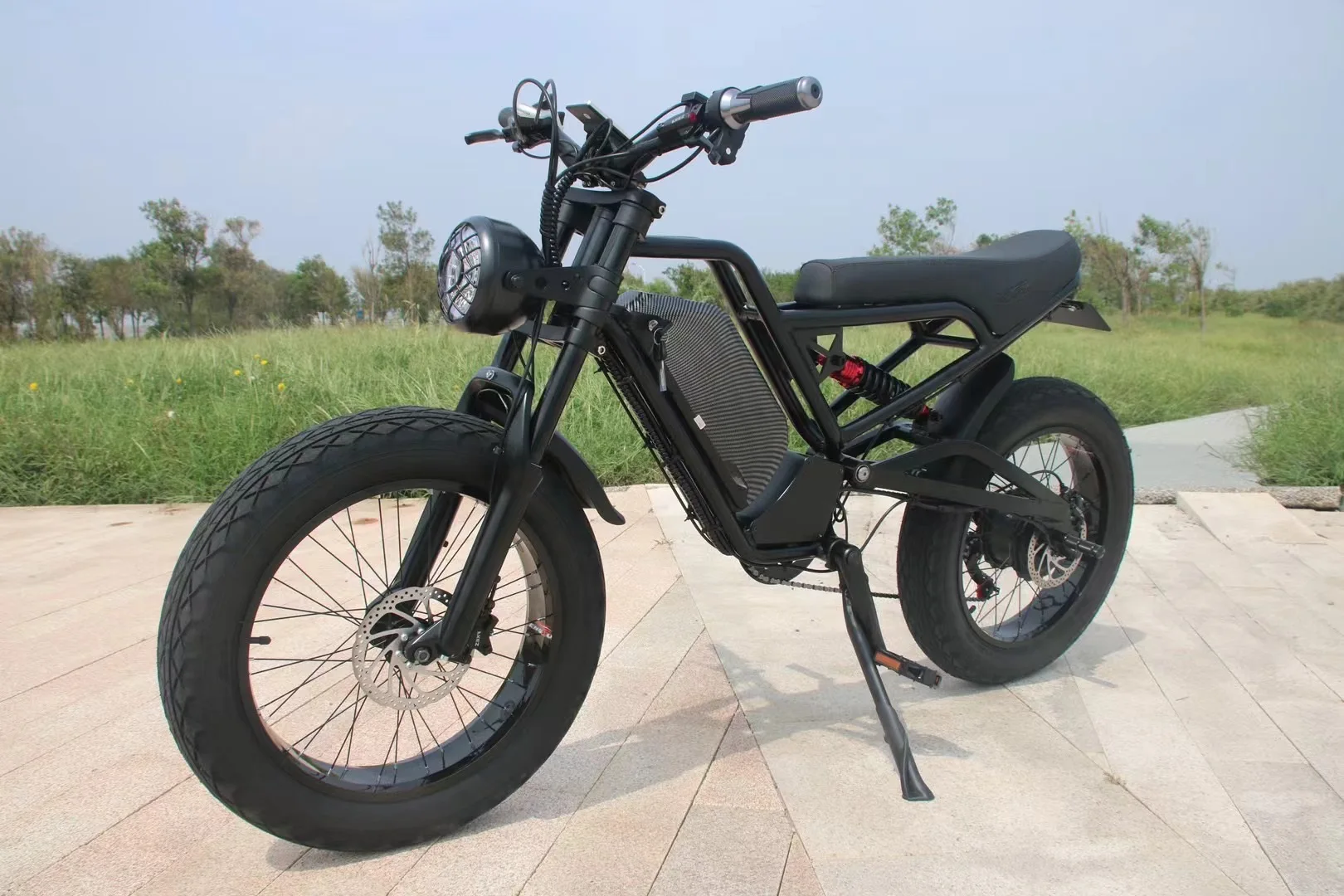 E-bike Factory 1500W strong electric city bike 20-inch off-road fat tires aluminum alloy frame mountain bicycle ready to ship