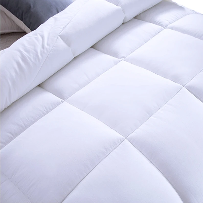 Wholesale 350GSM Four Season Hotel Duvet Down Alternative Polyester Quilt