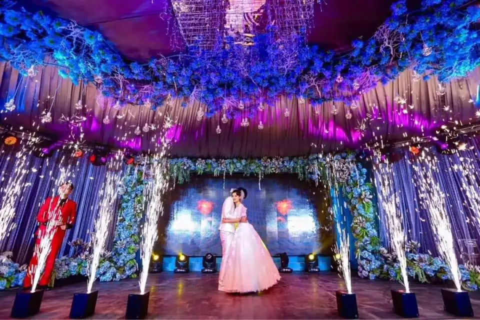 Hot Selling Party Sparkles Nightclub Event  Dmx Control Fountain Cold Pyro Stage Fireworks Dj Spark Machine