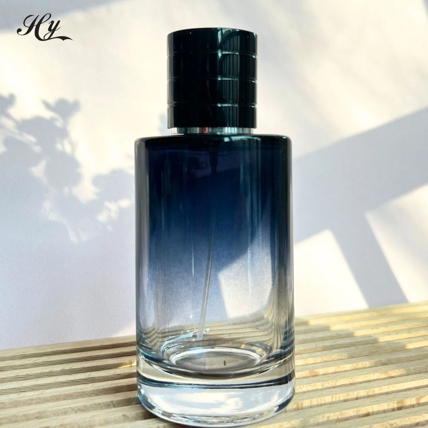 Hanya Clear Dark Blue Gradient Cylindrical Sprayer And Black Lids Empty Glass Bottle Transparent 50ml Perfume Bottle
