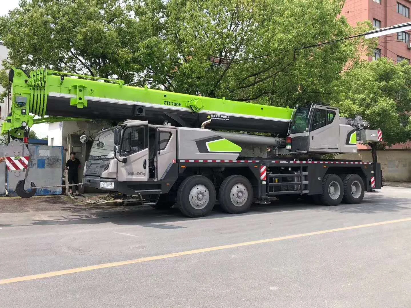 70 Ton Mobile Truck Crane  ZTC700V Hydraulic Telescopic Boom for Sale