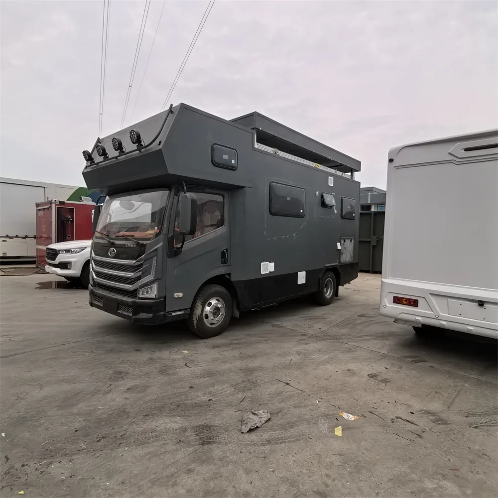 China Factory Direct high quality   4x2 Luxury Mobile Touring Car for sale