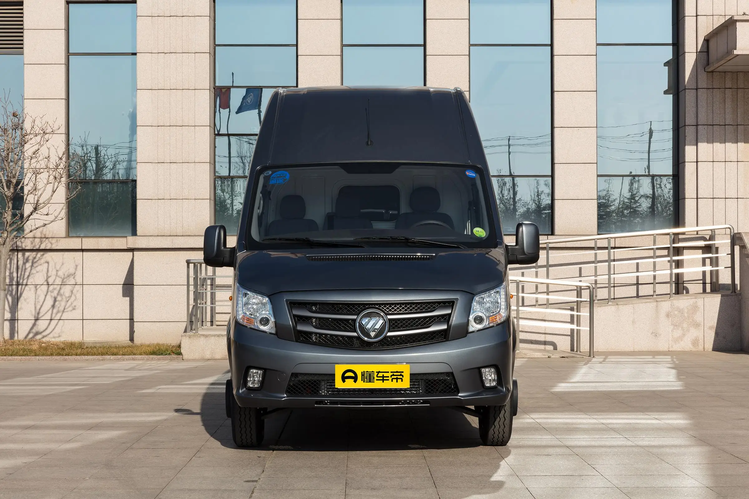 Luxurious High Roof Diesel Foton Trucks 7 Seats Mini Van Minibus Van China New Mini Delivery Van