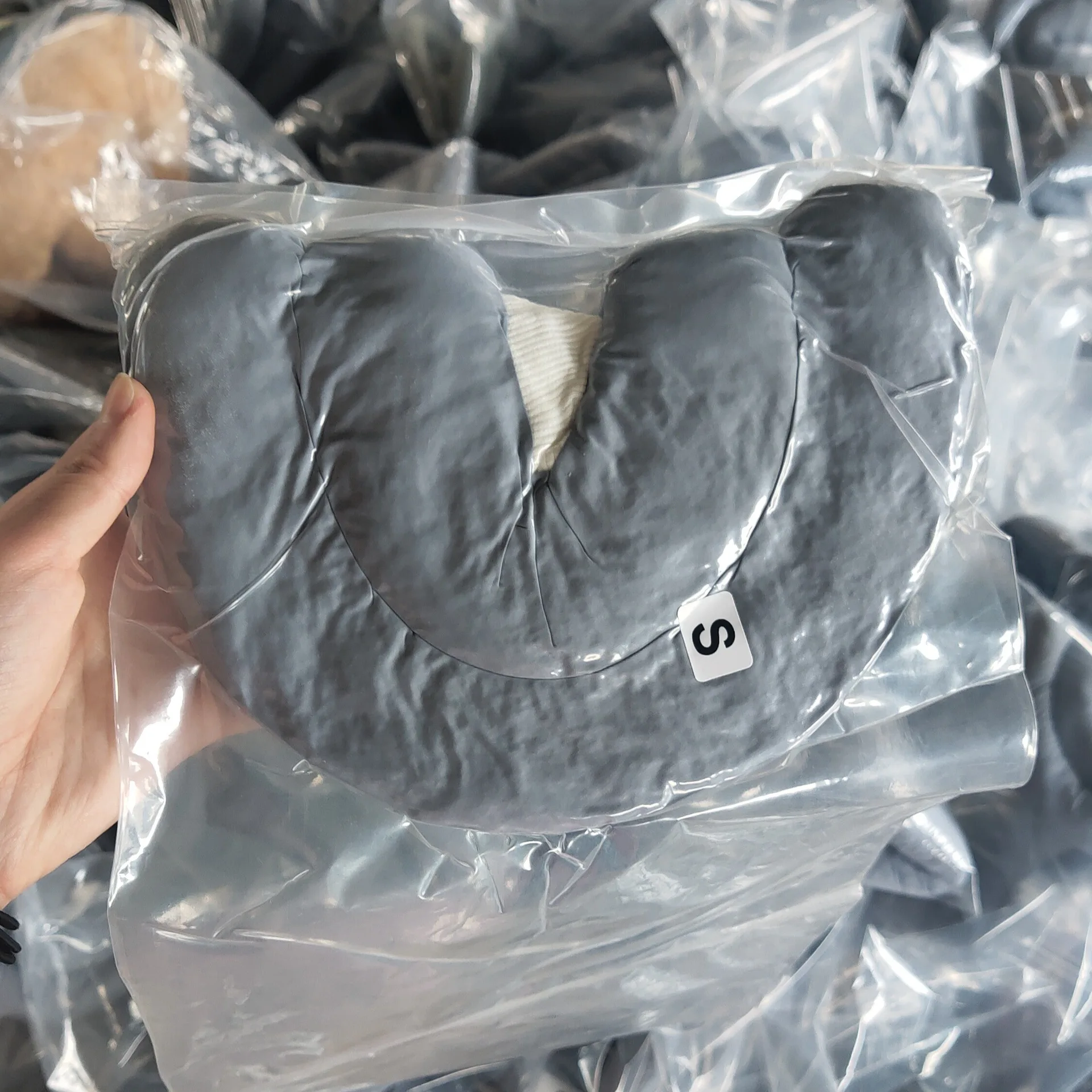 Elizabethan Collar Adjustable Stop Licking Dog Cone Collar Cat Neck Pillow Comfortable And Waterproof Protective Cat Elizabethan