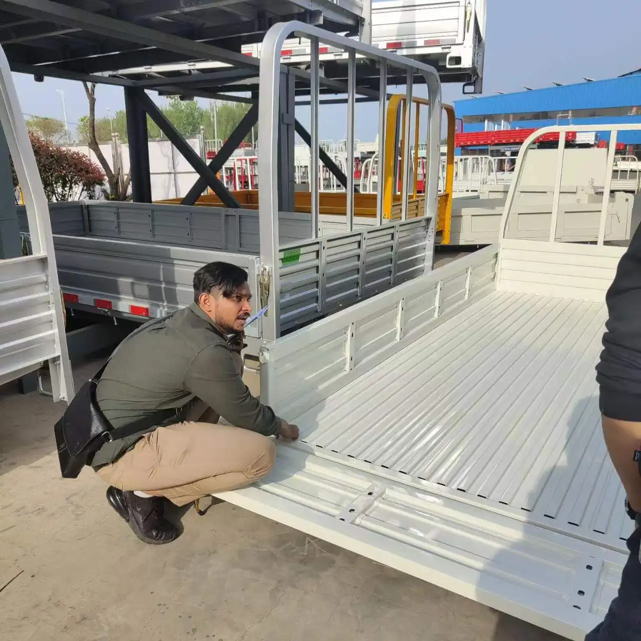 Shandong Factory Direct Sales PT Cargo truck Box Jmc Spare Parts Dump Flatbed Truck Body