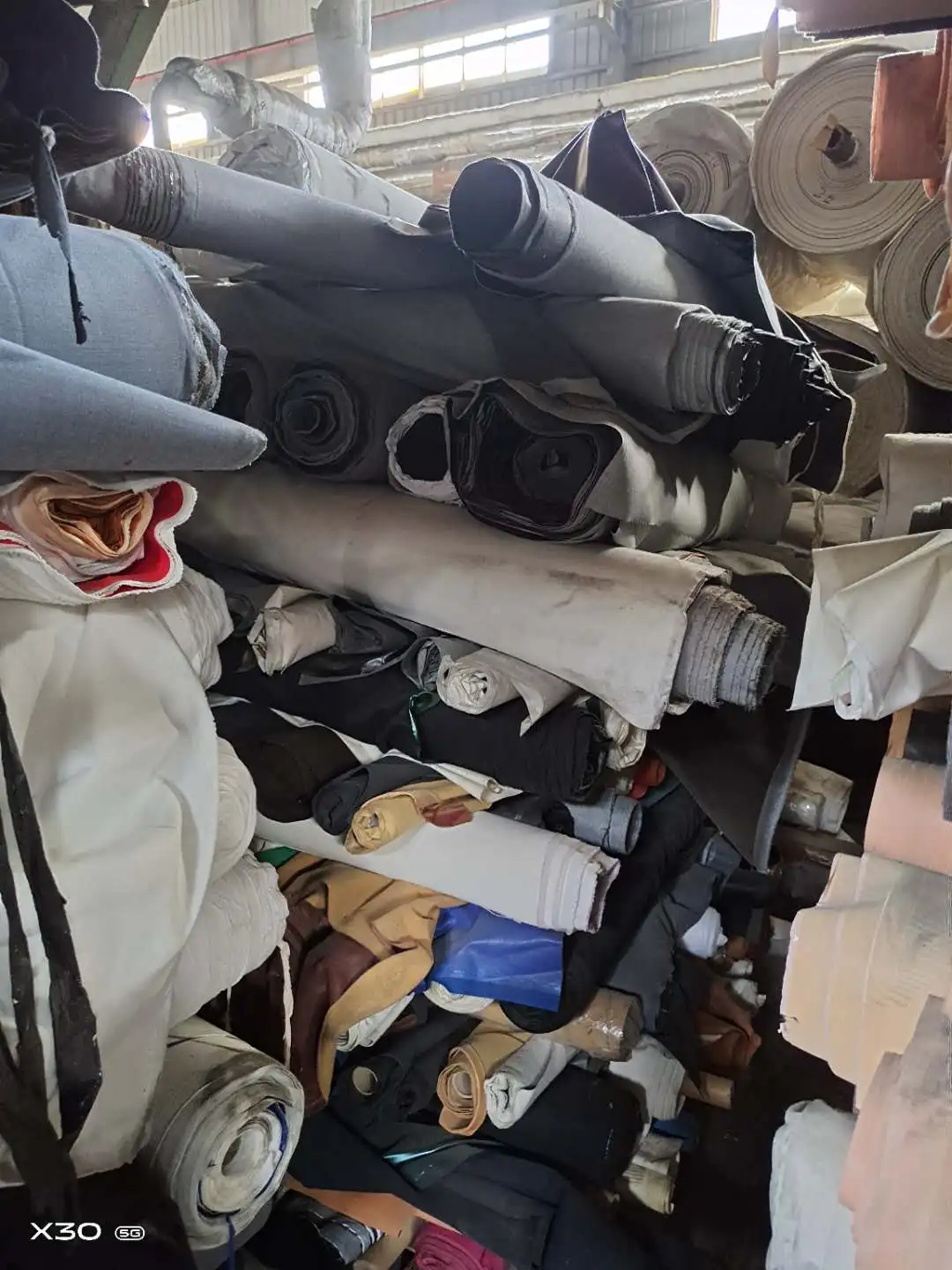 Stock lot of PU artificial leather in low price for sofa , furniture and shoes