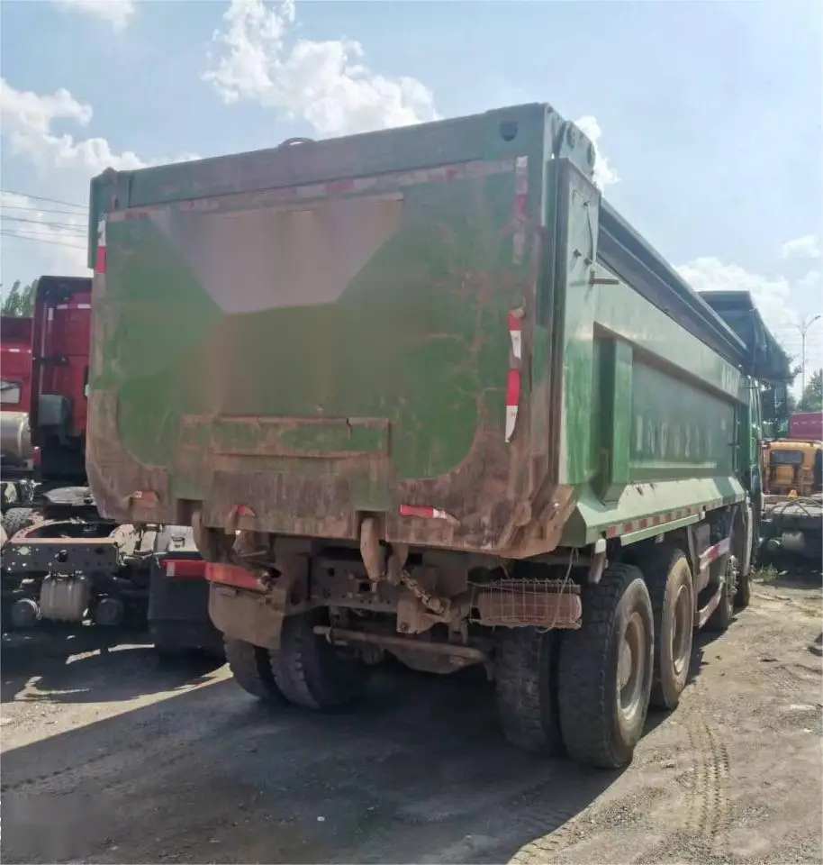 Best Selling HOWO Heavy-Duty Tractor Truck High Efficiency 8X4 Euro V Dump Truck Classic Edition with 400HP