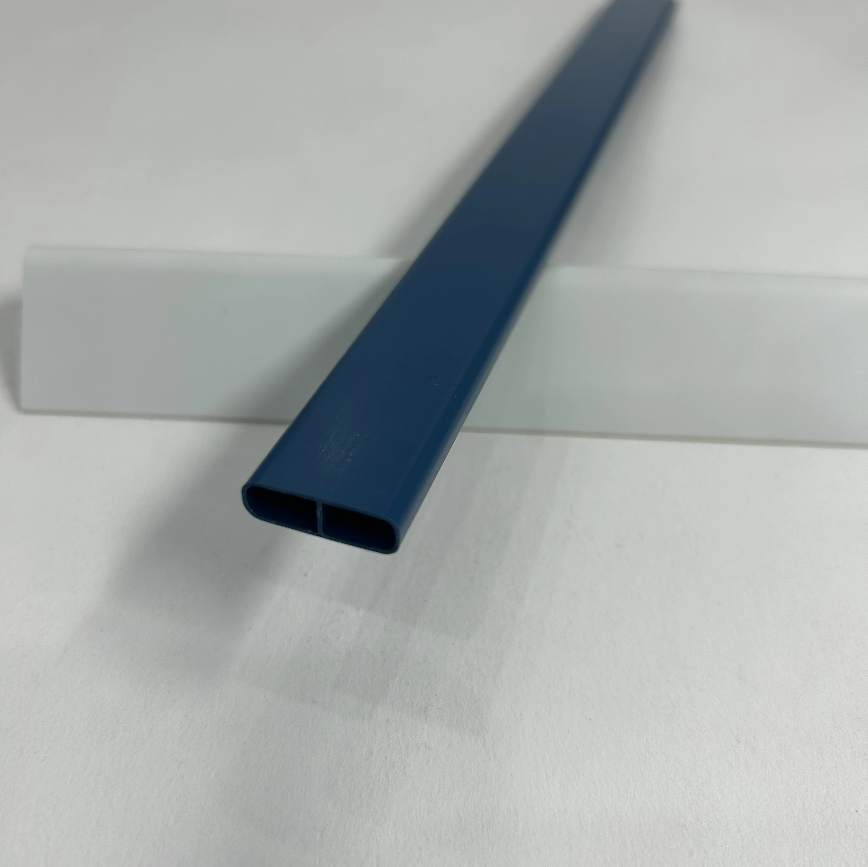 Antil-UV and Easily Assembled Privacy Slats Winged Slats/Tube Slats/Ridged Slats and Bottom Lock For Chain Link Fence