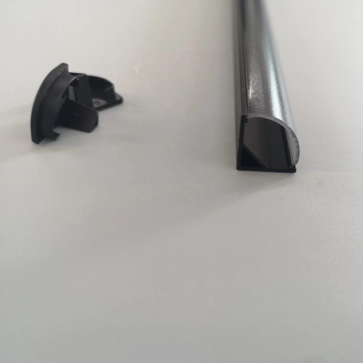 aluminum angle extrusion 90 degree anodized alu led profile for corner LED lighting with endcaps/clips