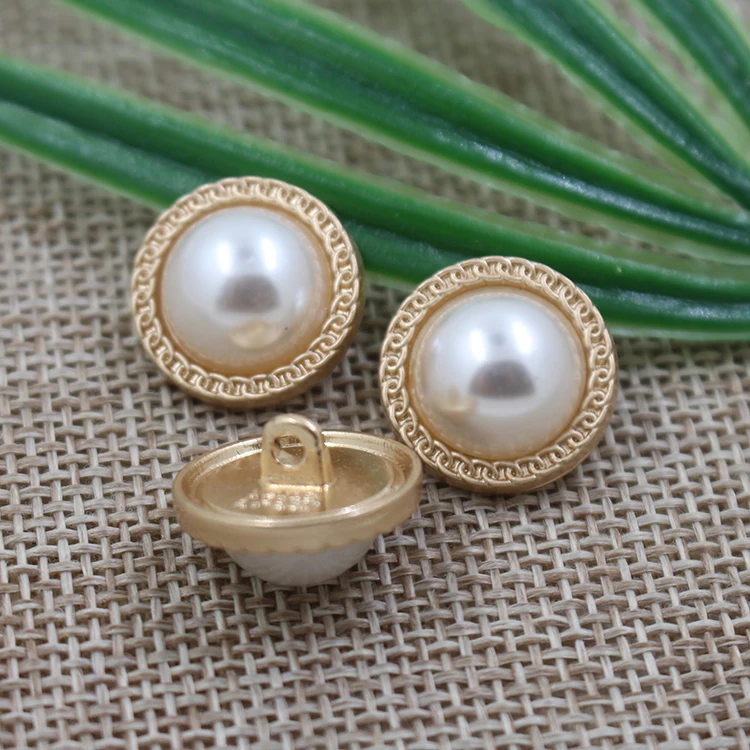 Factory wholesale Fashion white pearl metal sewing button for coat