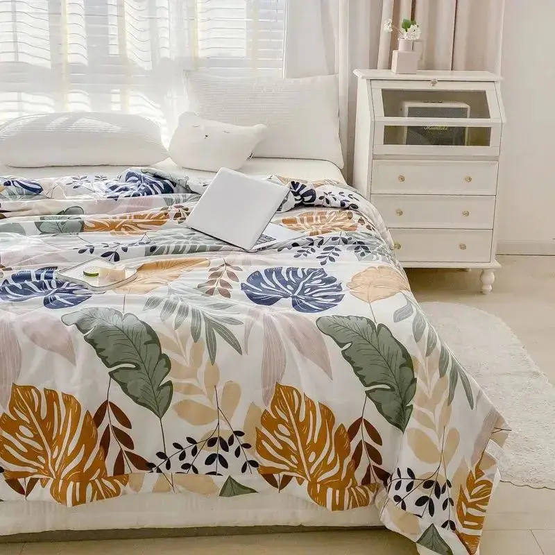 Легкое одеяло из полиэстера и льна