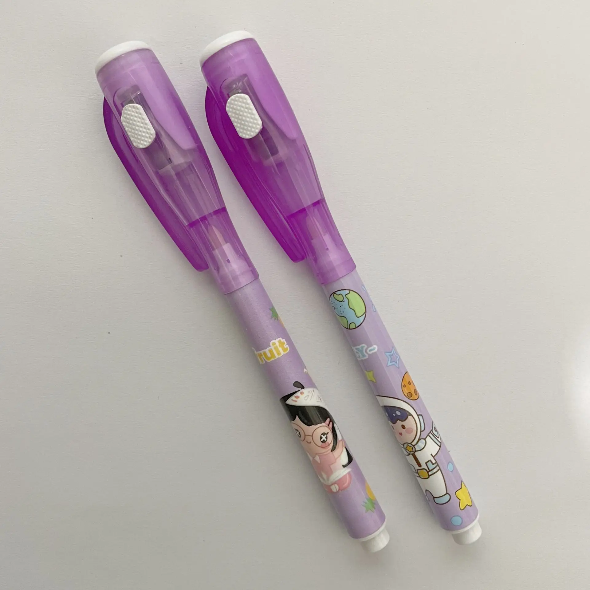 Soododo Hot-Sale Student marker colorless highlighter net Red Fun Head banknote check pen Magic highlighter LED light UV