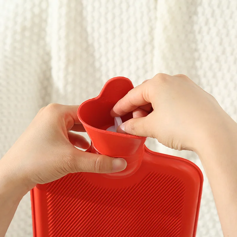 Factory Wholesale Reusable Hot Water Bottles Hand Warmer Hot Water Bottles rechargeable rubber hot water bottle with cover