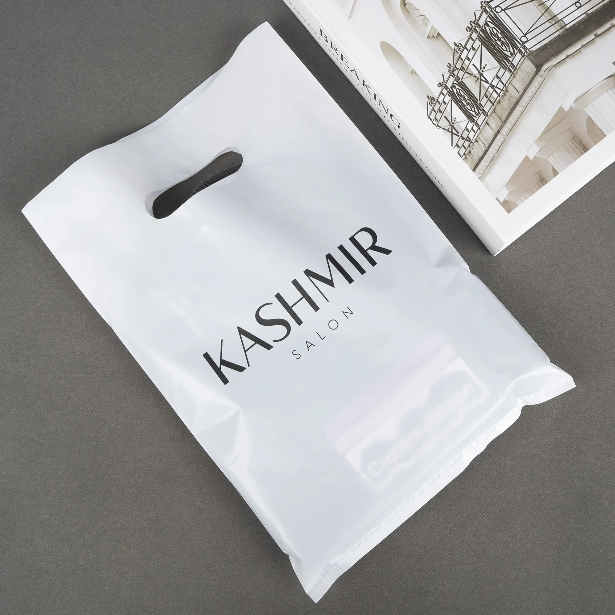 Wholesale Competitive Price Plastic Packaging Plastic Bag Shopping Bag With Custom Logo Die Cut Handle Carry Bags