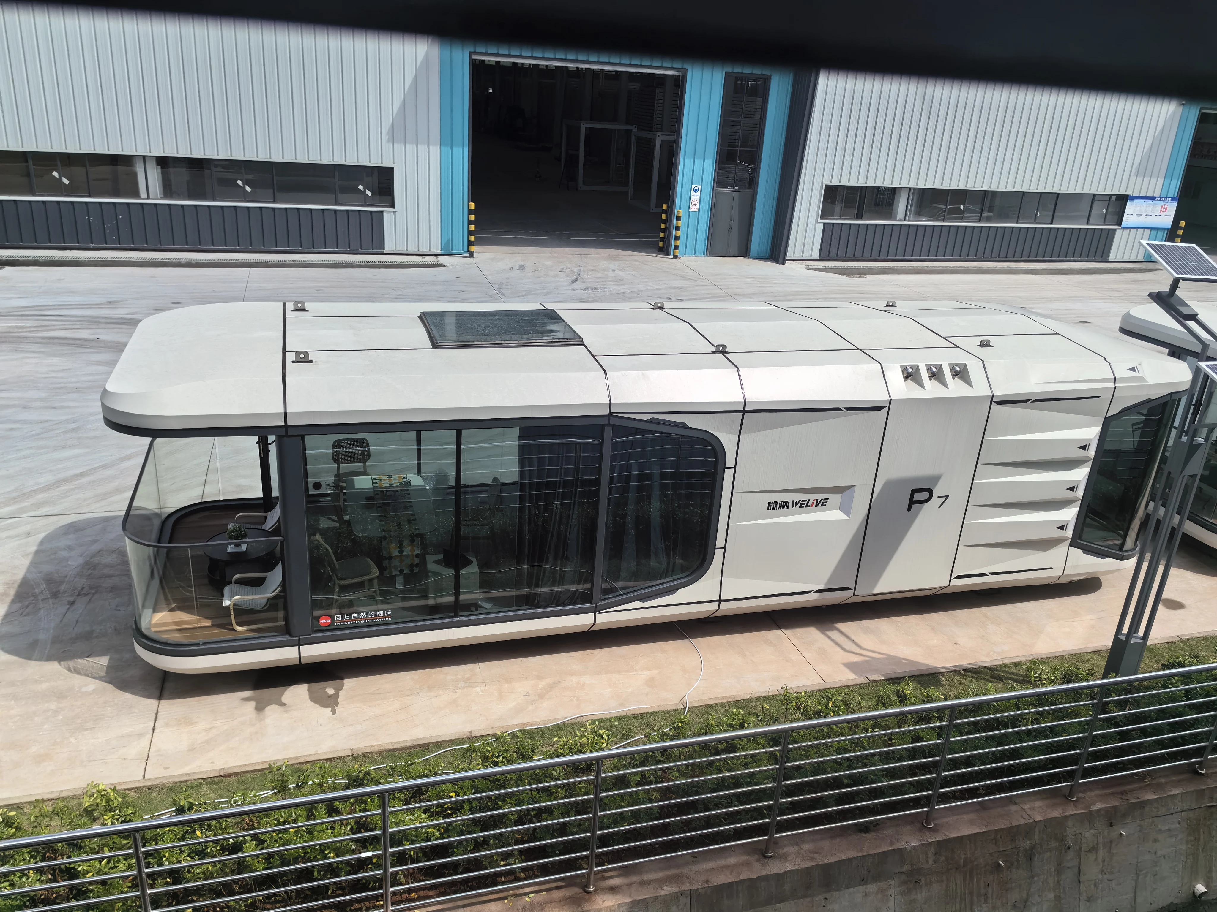 Light luxury technology space capsule camping base mobile space capsule room Mobile view room kiosk Coffee shop