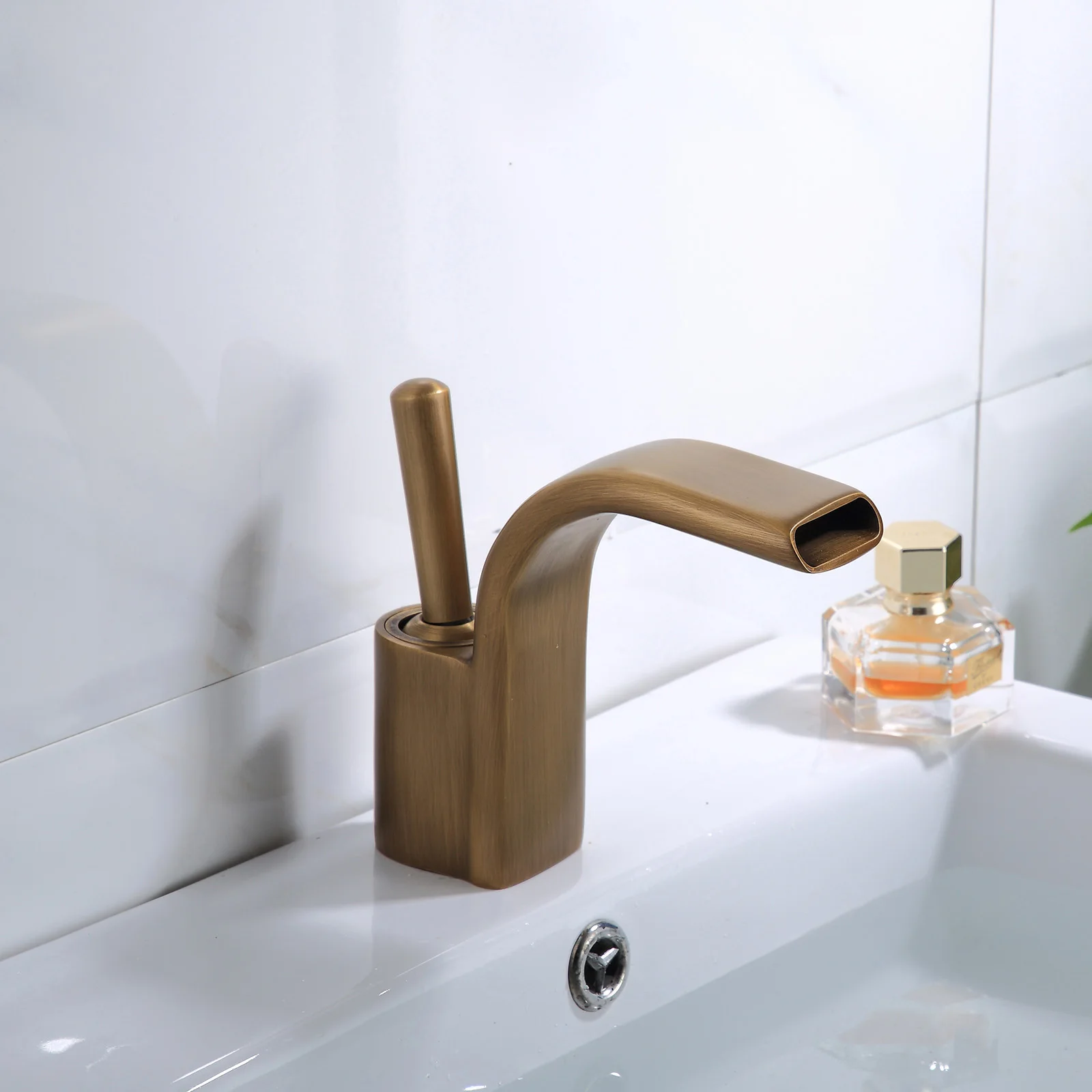 Fapully New Designer Wash Single Lever Water Mixer Tap Bathroom Basin Faucet Brushed Copper Ceramic Modern Hot Cold Water Black