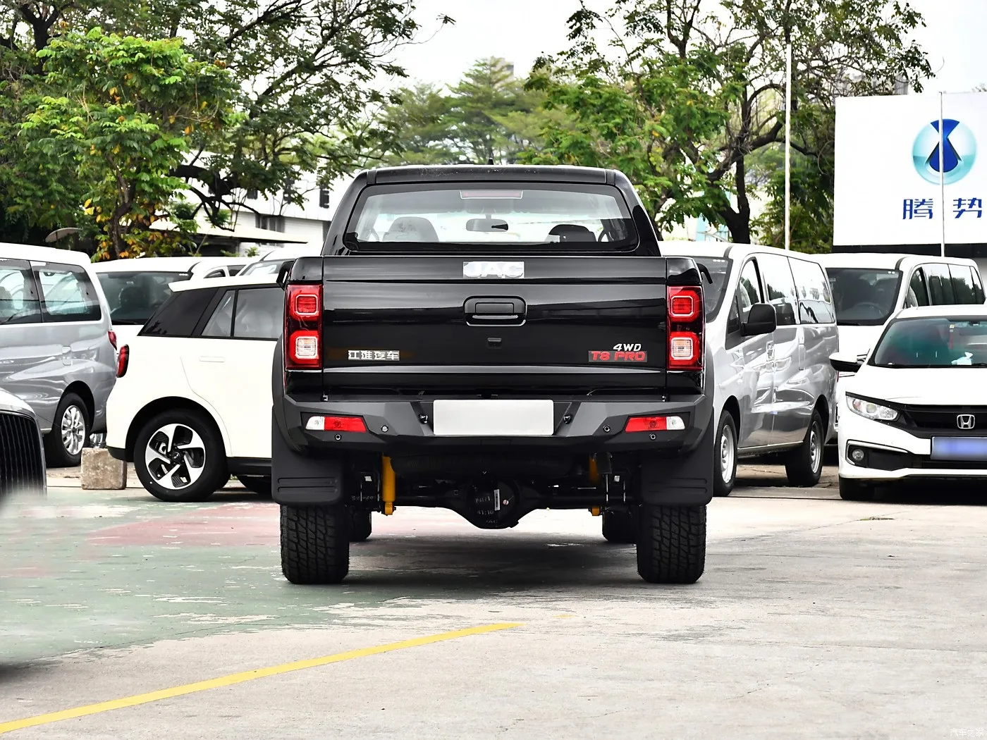 2024 JAC T8 Pro 2.0T diesel 8AT 4WD JAC T8 pro pickup truck 4x4 Chinese Pickup Trucks for sale
