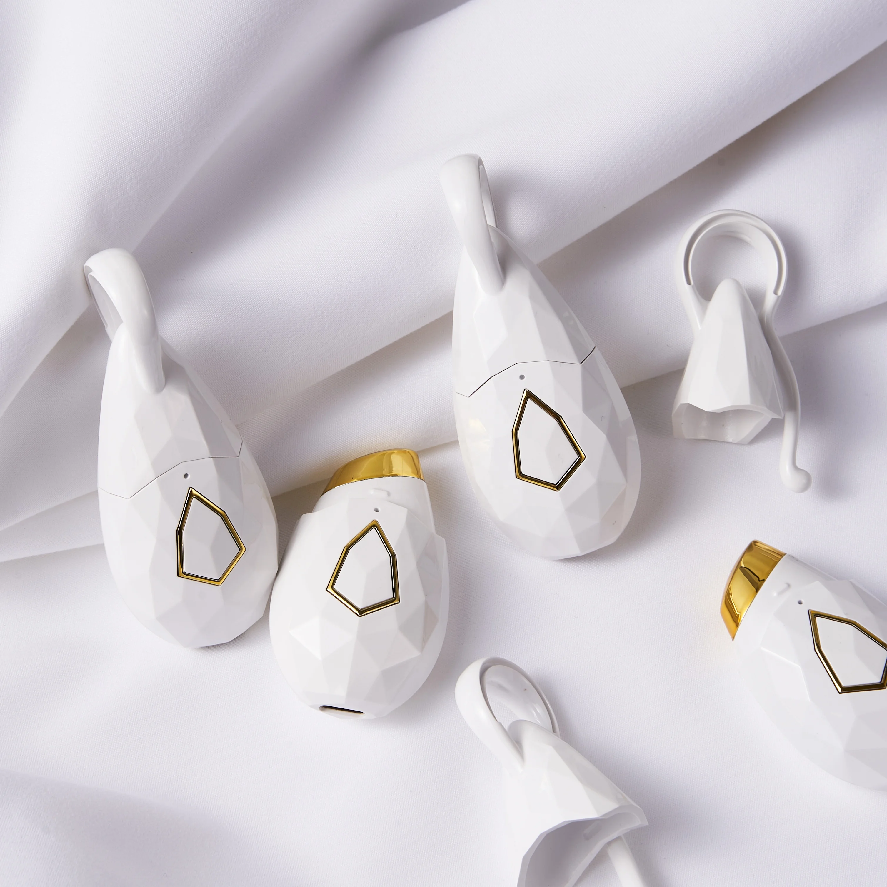 2024 Heated Eye Mask for Eye Strain Relief Smart face and eye care device mini electric portable