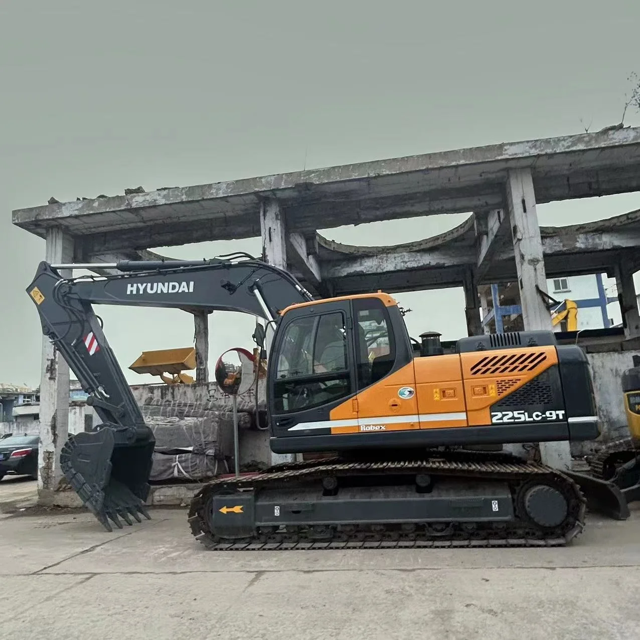 Original  Korea Made  Hyundai 220   in stock