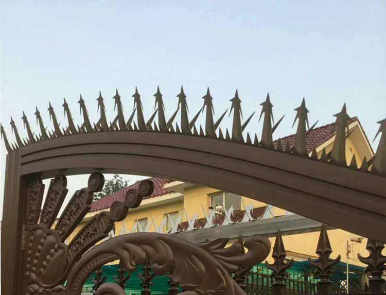 Factory supply high quality New Design Big Size Galvanized Anti-Climb Razor Wall Spikes For Security