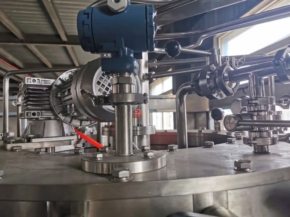 
beer gas-containing beverage can filling filler and seamer machine 