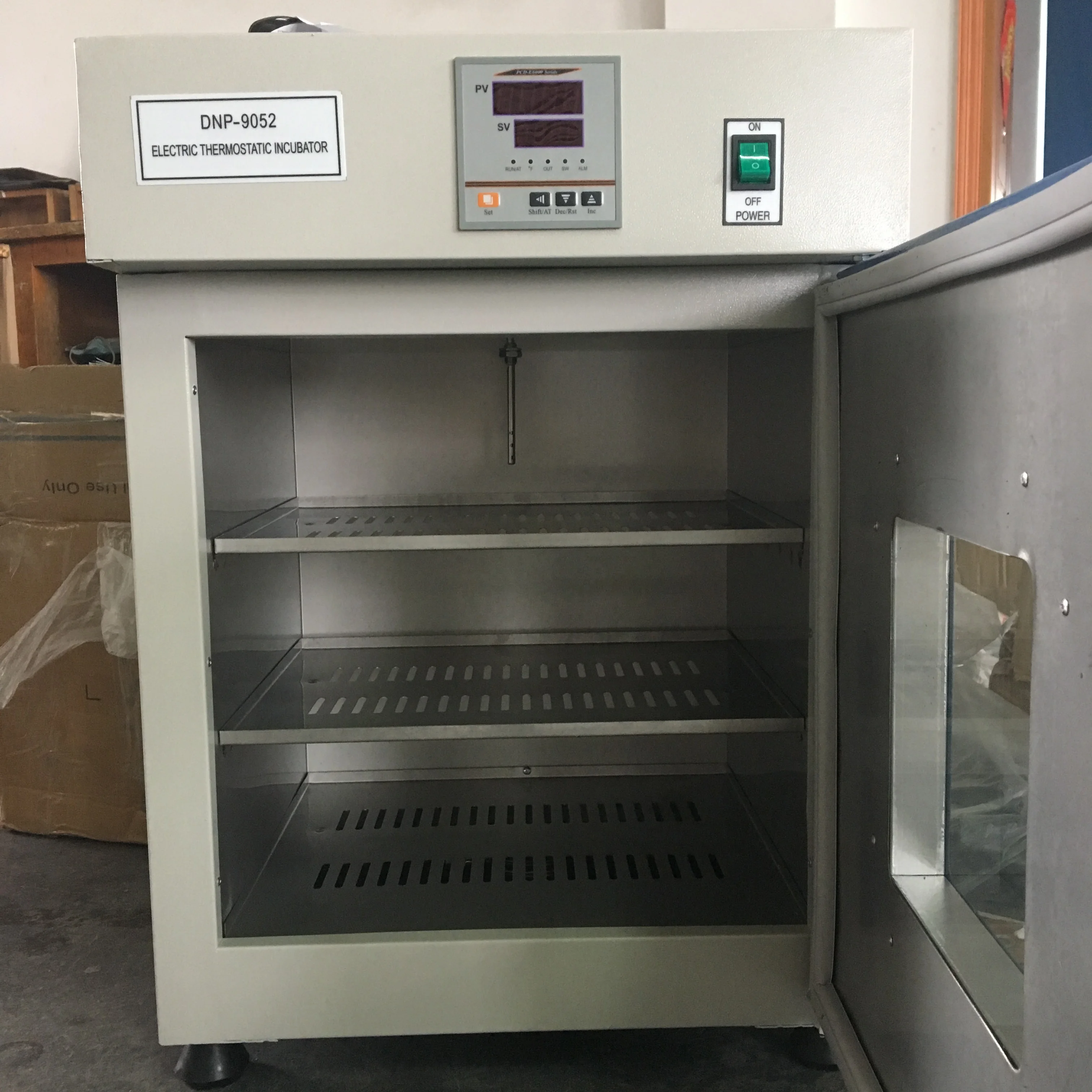 Laboratory 30L incubator