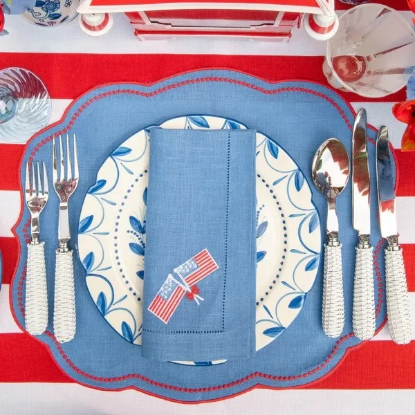 Customized High Quality Washable & Reusable Luxury Cotton Linen Scalloped Embroidery Cloth Napkins for Table Decor