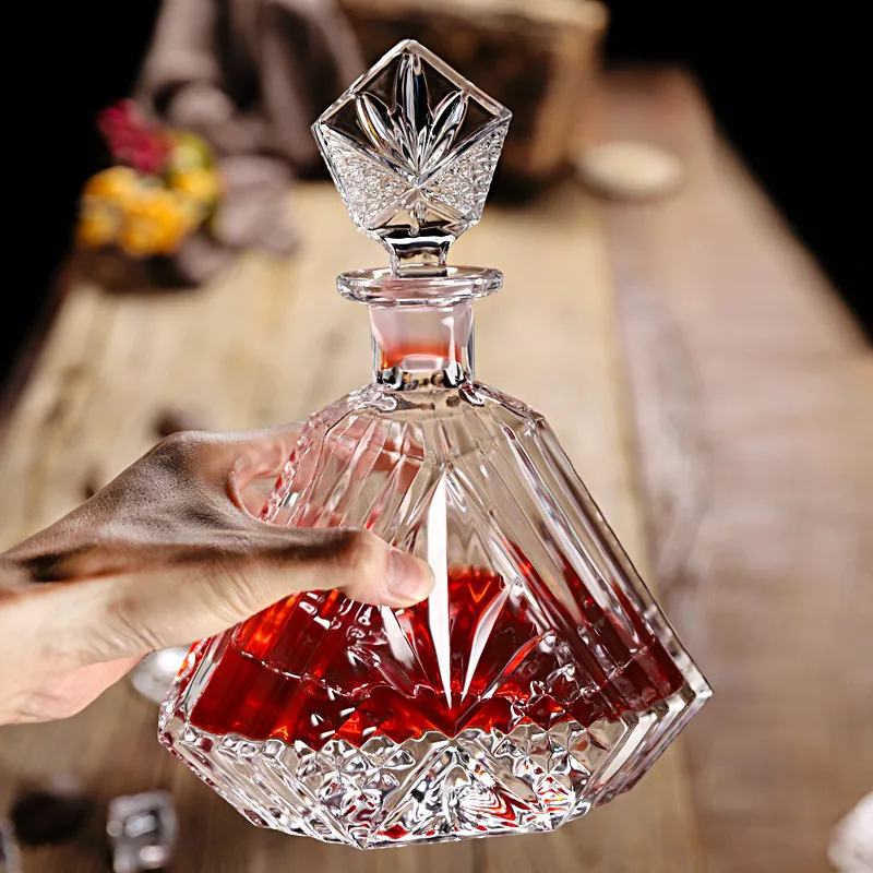 
Wholesale Customize Crystal Wine, Whiskey, Triangular Decanter Bottle with Stopper 650ml 