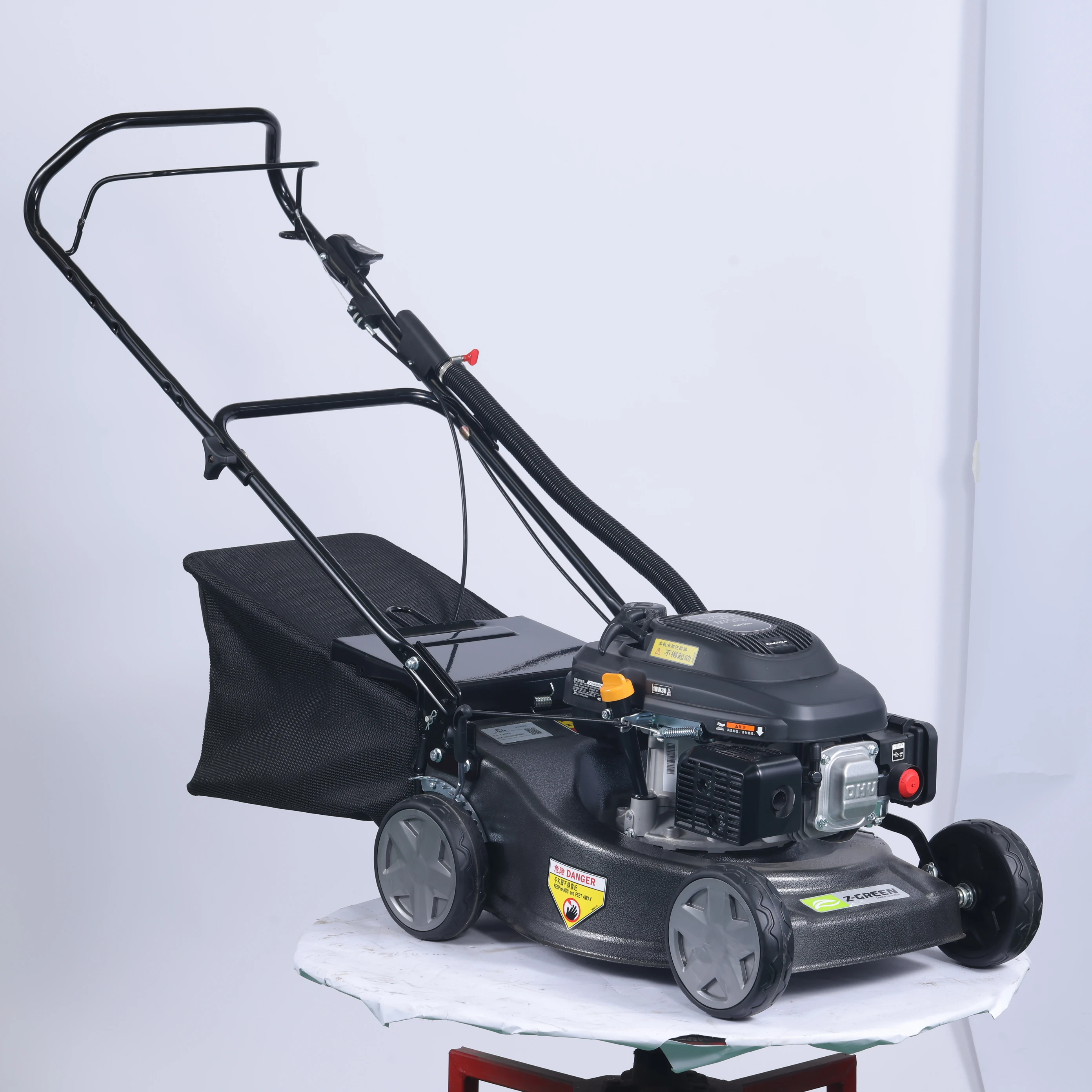 18-дюймовая бензиновая газонокосилка