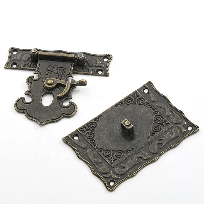 Exquisite Chinese Antique Packaging Box: Zinc Alloy Retro Box Buckle Set for Gift, Wine, and Luggage Accessories