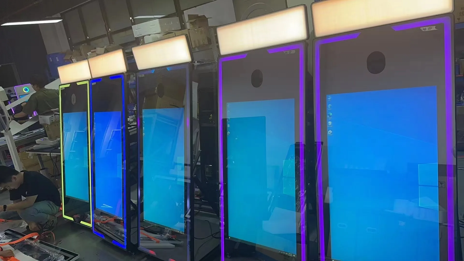 Digital Mirror Photo Booth 45 inch 65 inch with Printer and Camera