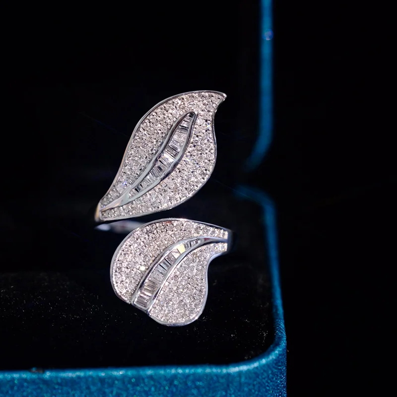 18k Gold Natural Diamond Jade Leaf Ring delicate luxurious beautiful effect on the hand super chic original stone  jewelry