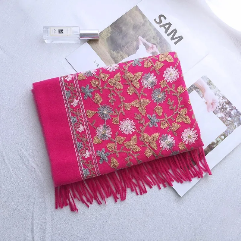 Customize Female Tassel Thick Soft Women Hand Scarves Scarf For Women Embroidered