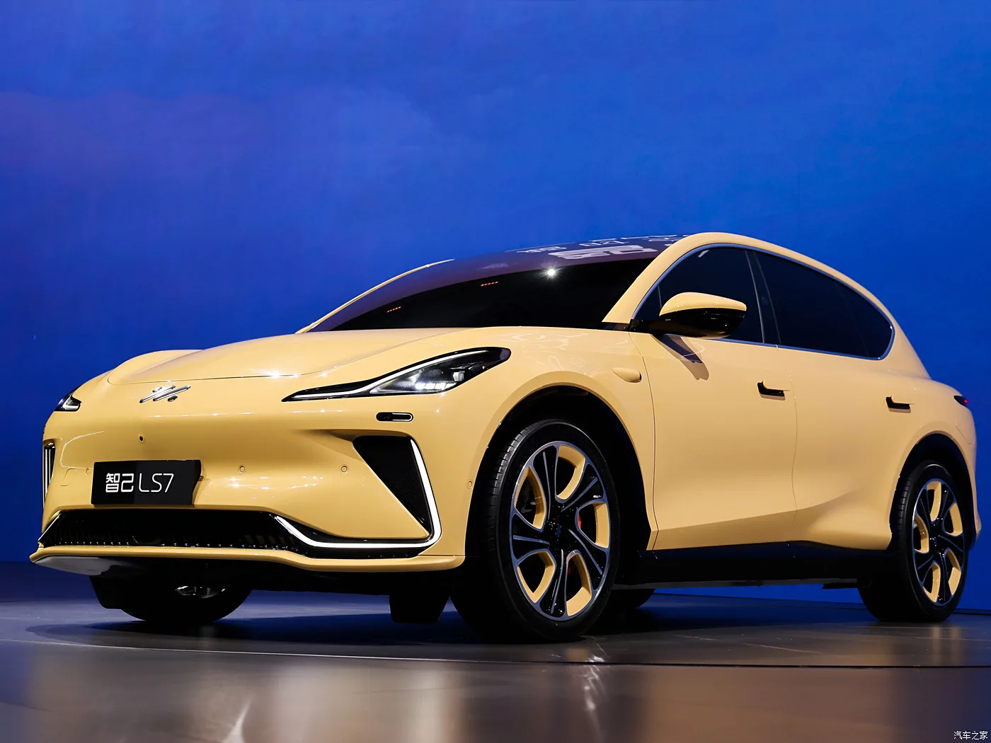 Оптовая продажа Im Ls7 4wd 5-местный внедорожник с 200 км/ч высокая скорость 475N.m 250 кВт