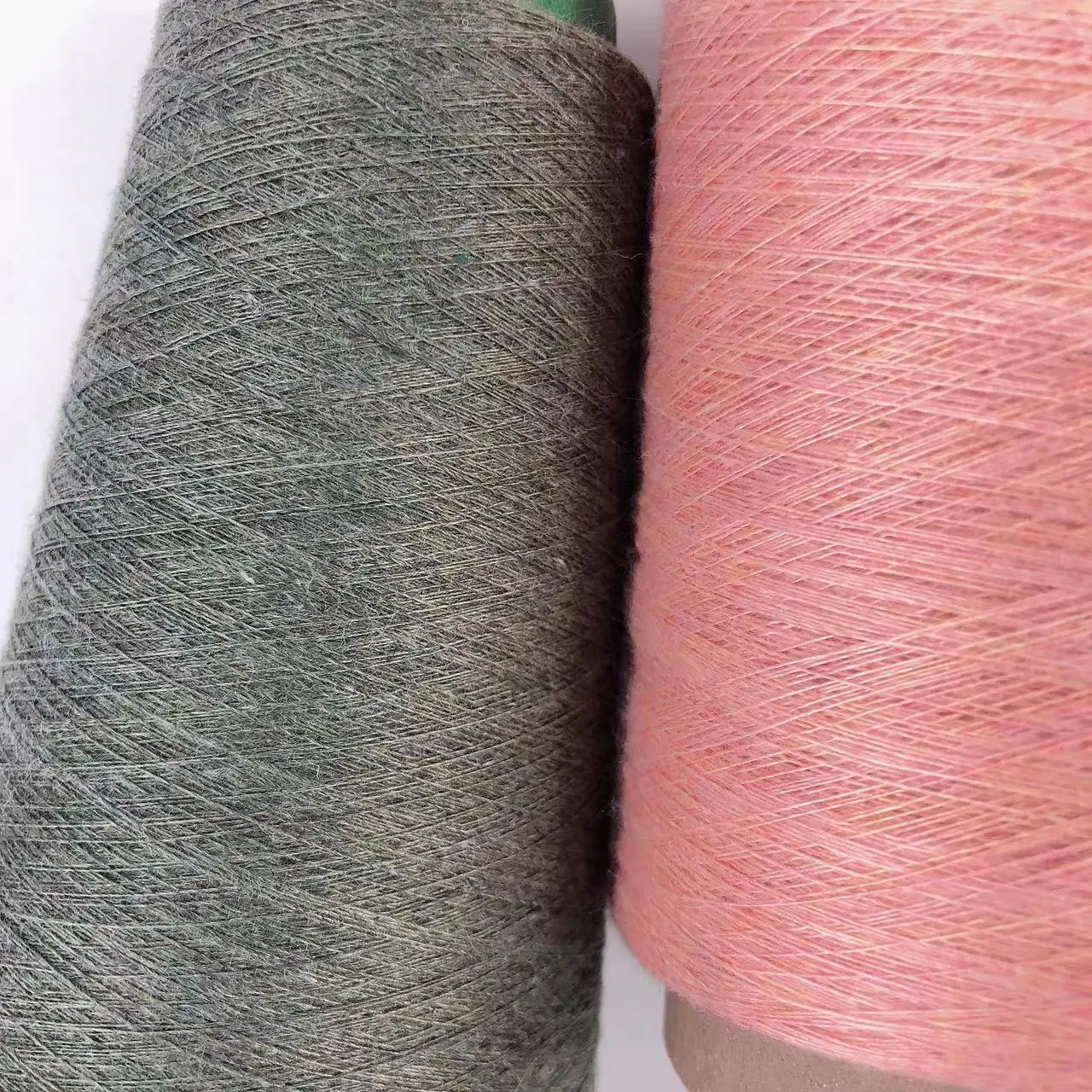 Ne20/1 Ne30/1 Top Dyed Knitting Weaving Dope Dyed Spun 100% Polyester Yarn Hilados De Poliester