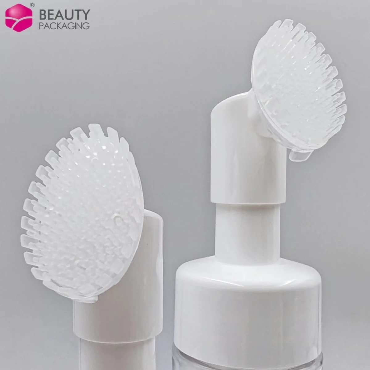 Skin Soft Touch Body Cleanser Face Wash Massage Pet Plastic Foaming Bottles with Silicone Brush Lotion Pump