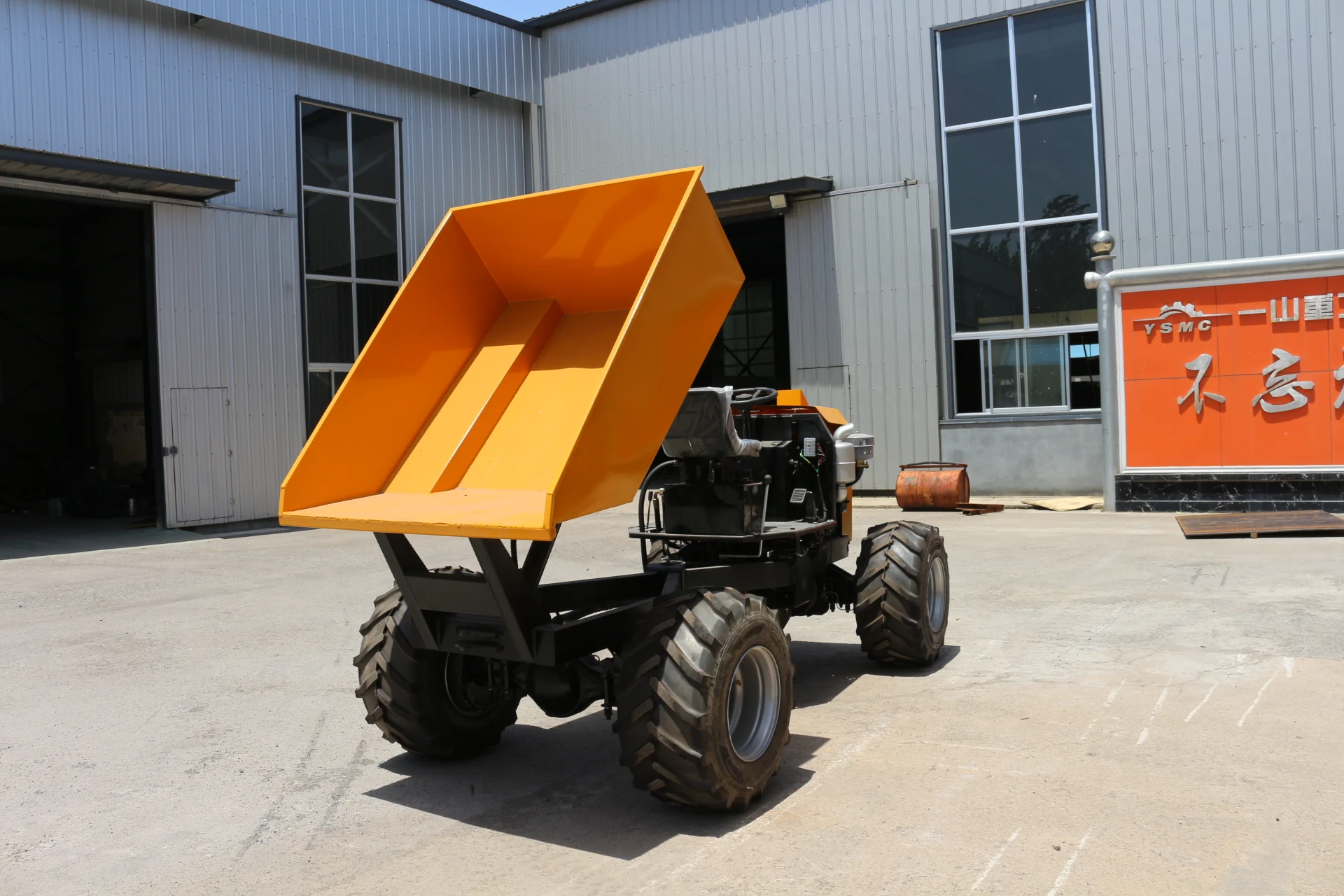 Palm Oil Harvesting Hot sale 1ton 4WD Mini tractor site dumper zy100 manufacturer dump tractor for collecting oil palm fruit