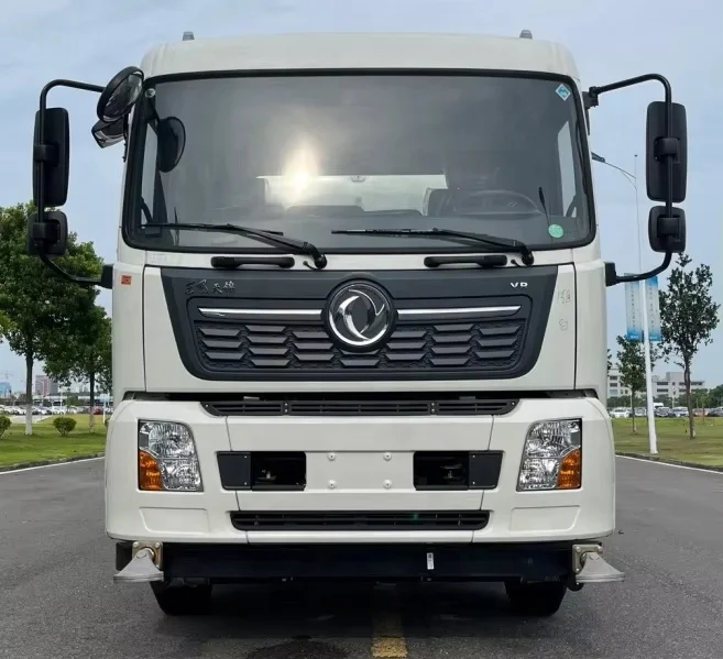 Dongfeng Cummins Engine 4X2 Special-Purpose Cement Trucks for City Road Cleaning & Water Transportation